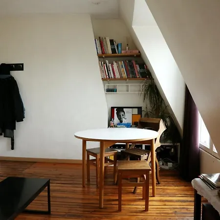 Beautiful Apt With View On The Roofs Of Paris דירה *