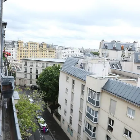Beautiful Apt With View On The Roofs Of Paris דירה *